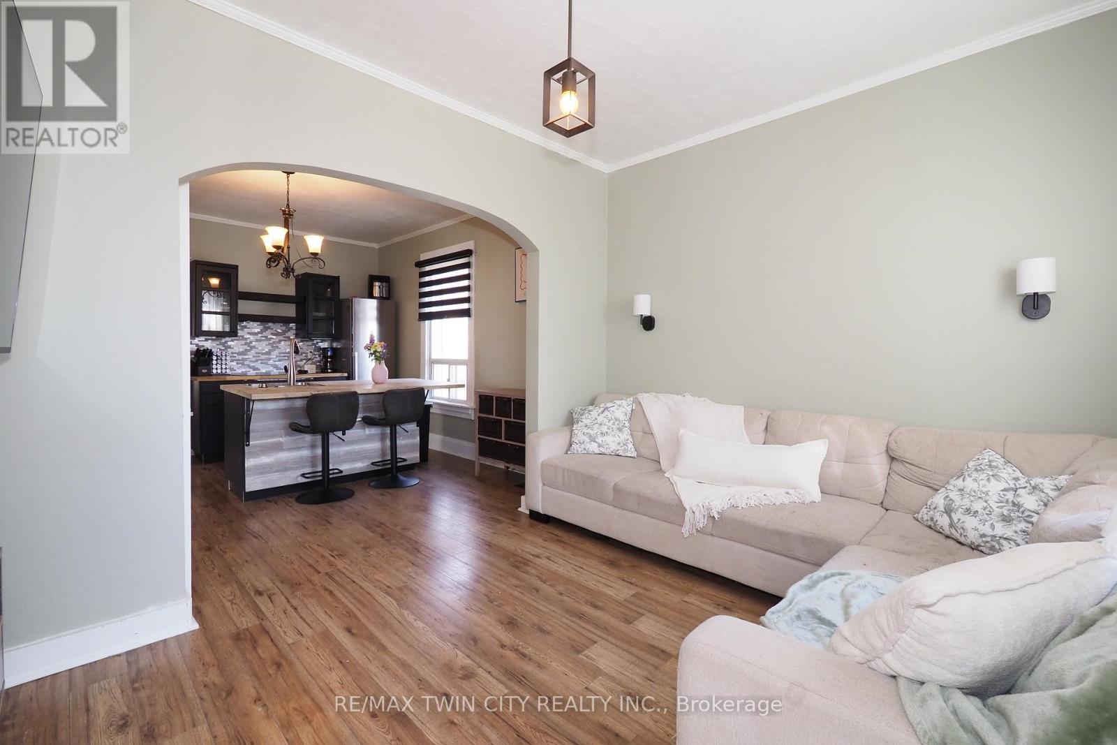 19 Paisley Heights, Cambridge, Ontario  N1R 1B4 - Photo 8 - X12870298