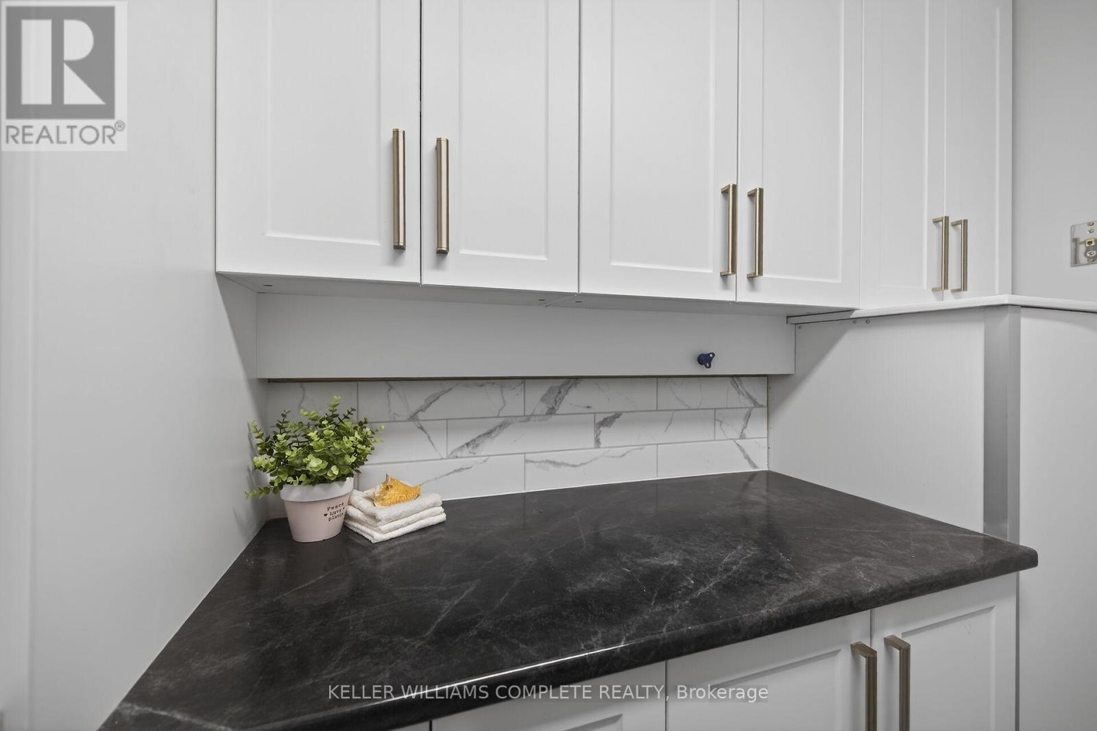 208 - 6 Niagara Street, Grimsby (Grimsby West), Ontario  L3M 5A4 - Photo 21 - X12870300