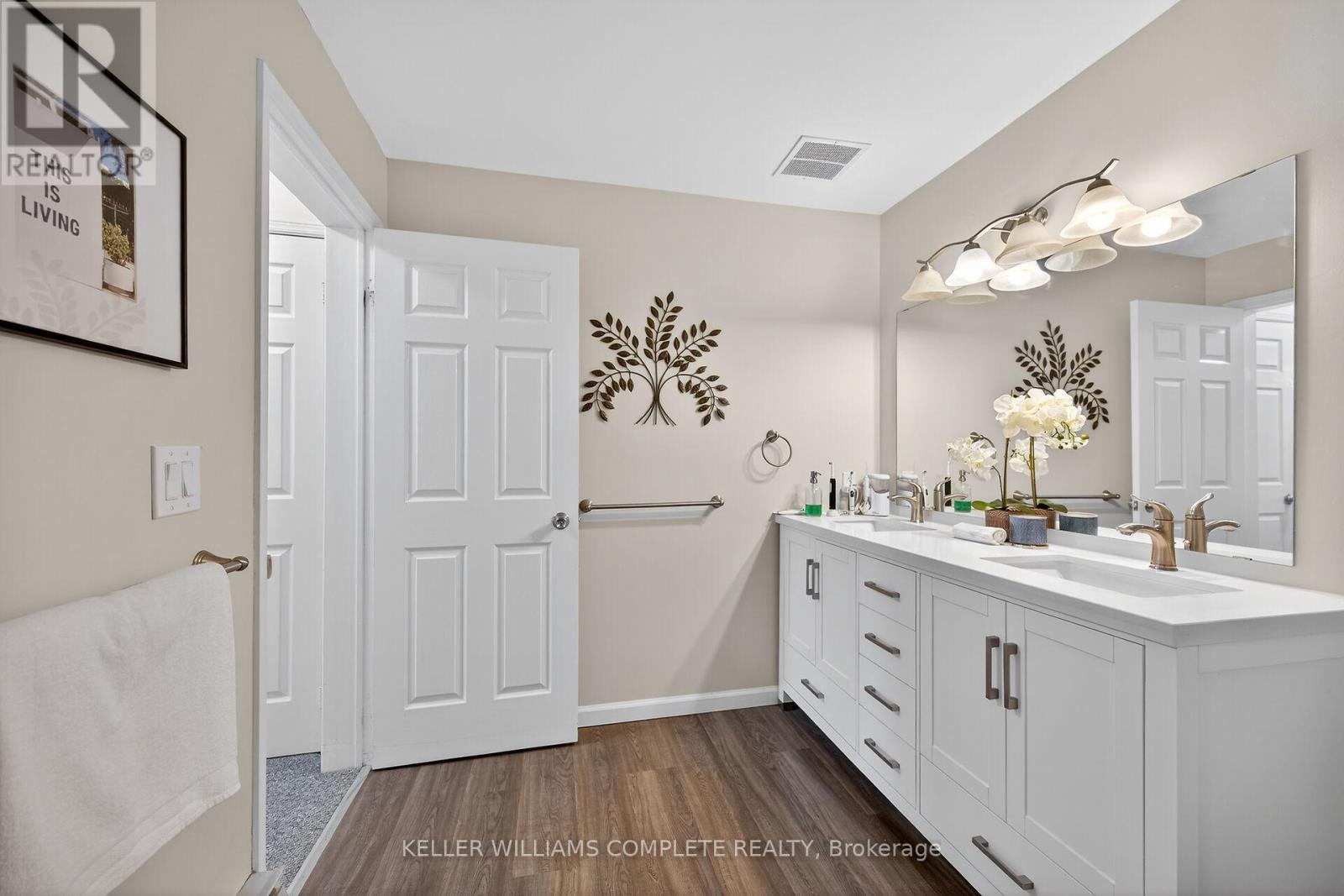 208 - 6 Niagara Street, Grimsby (Grimsby West), Ontario  L3M 5A4 - Photo 27 - X12870300