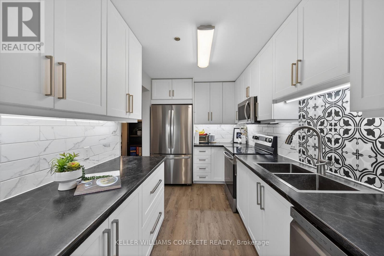 208 - 6 Niagara Street, Grimsby (Grimsby West), Ontario  L3M 5A4 - Photo 4 - X12870300