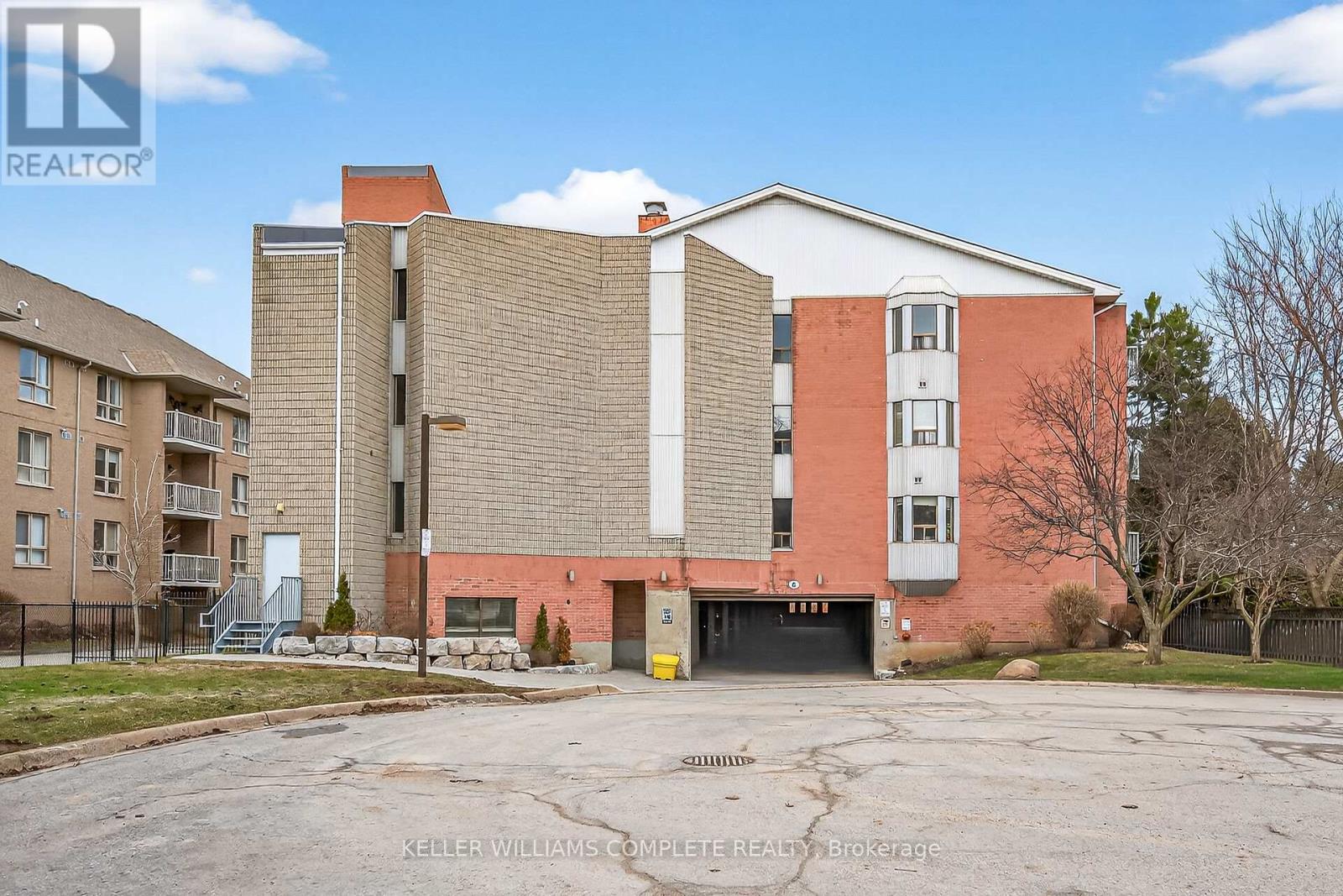 208 - 6 Niagara Street, Grimsby (Grimsby West), Ontario  L3M 5A4 - Photo 41 - X12870300