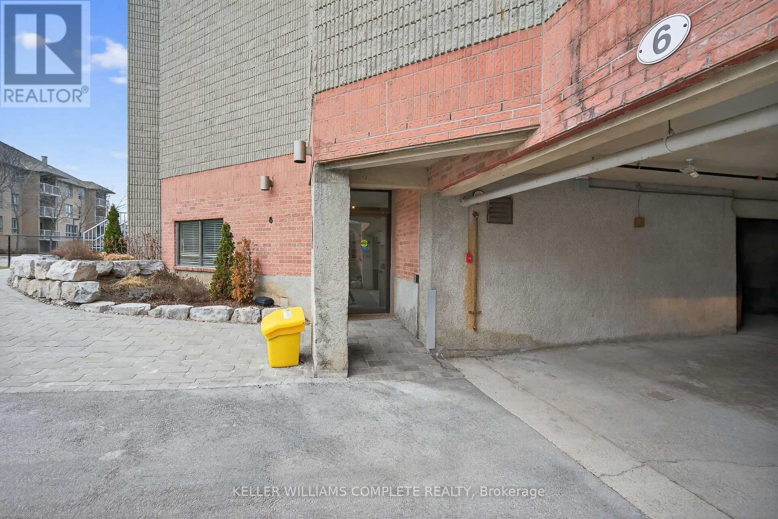 208 - 6 Niagara Street, Grimsby (Grimsby West), Ontario  L3M 5A4 - Photo 47 - X12870300