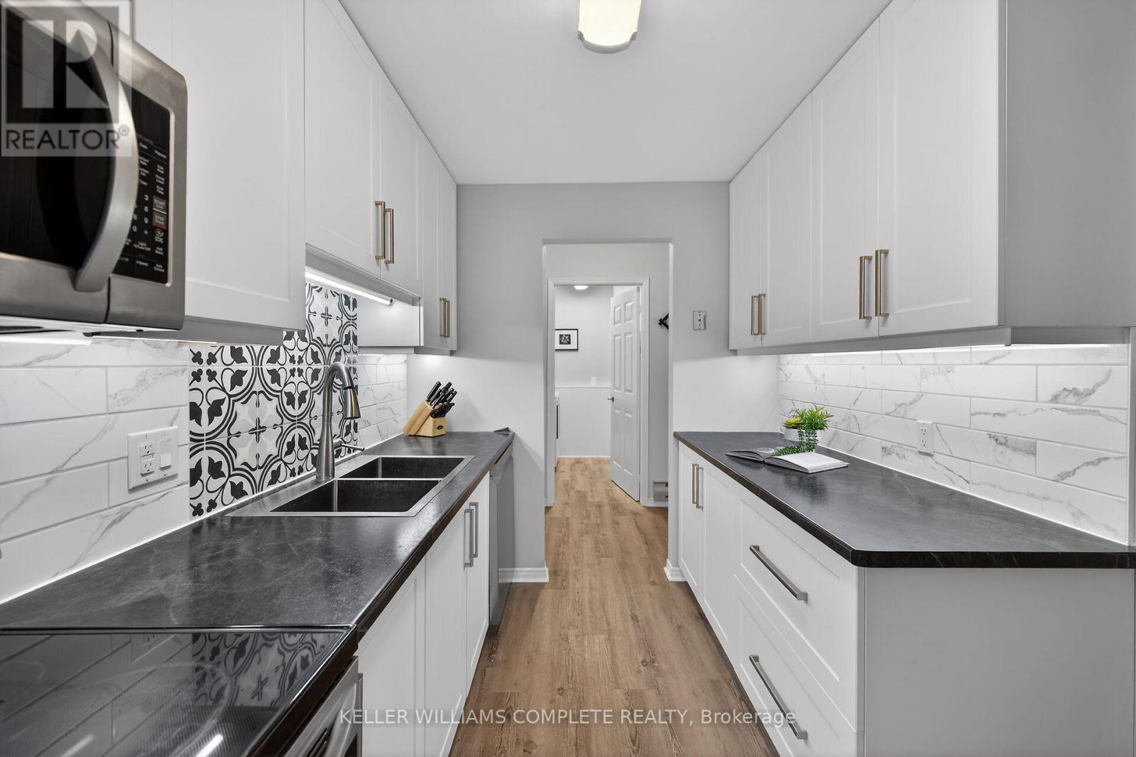 208 - 6 Niagara Street, Grimsby (Grimsby West), Ontario  L3M 5A4 - Photo 7 - X12870300