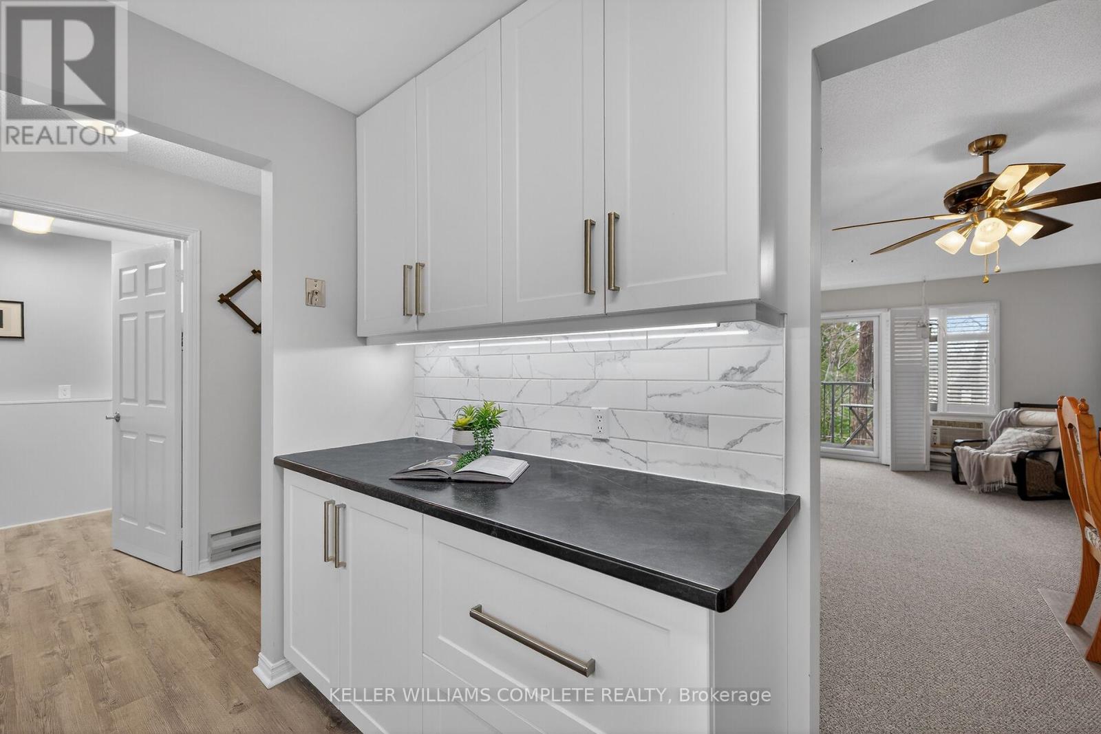 208 - 6 Niagara Street, Grimsby (Grimsby West), Ontario  L3M 5A4 - Photo 8 - X12870300