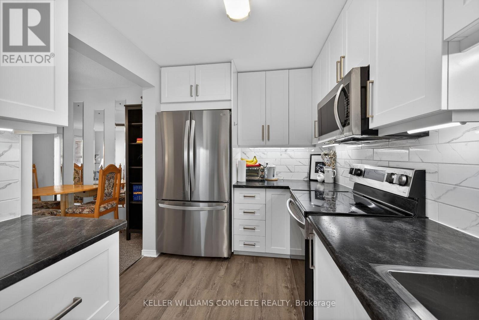 208 - 6 Niagara Street, Grimsby (Grimsby West), Ontario  L3M 5A4 - Photo 9 - X12870300