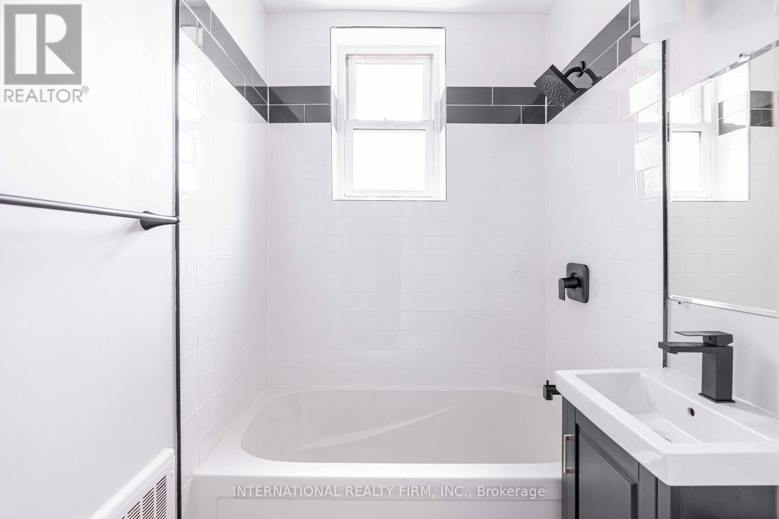 1 - 215 Hamilton Road, London East (East A), Ontario  N5Z 1P9 - Photo 13 - X12870304