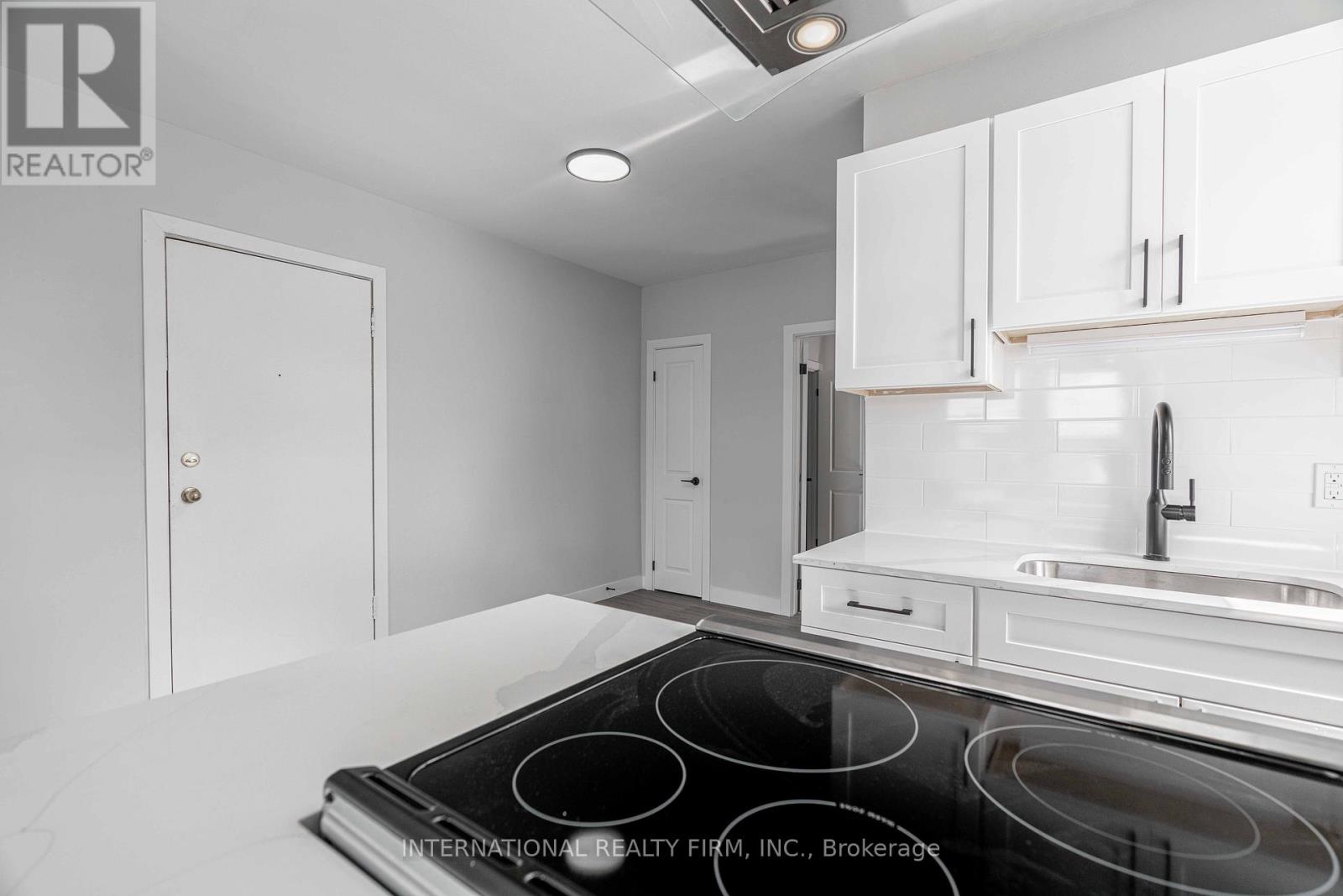 1 - 215 Hamilton Road, London East (East A), Ontario  N5Z 1P9 - Photo 8 - X12870304