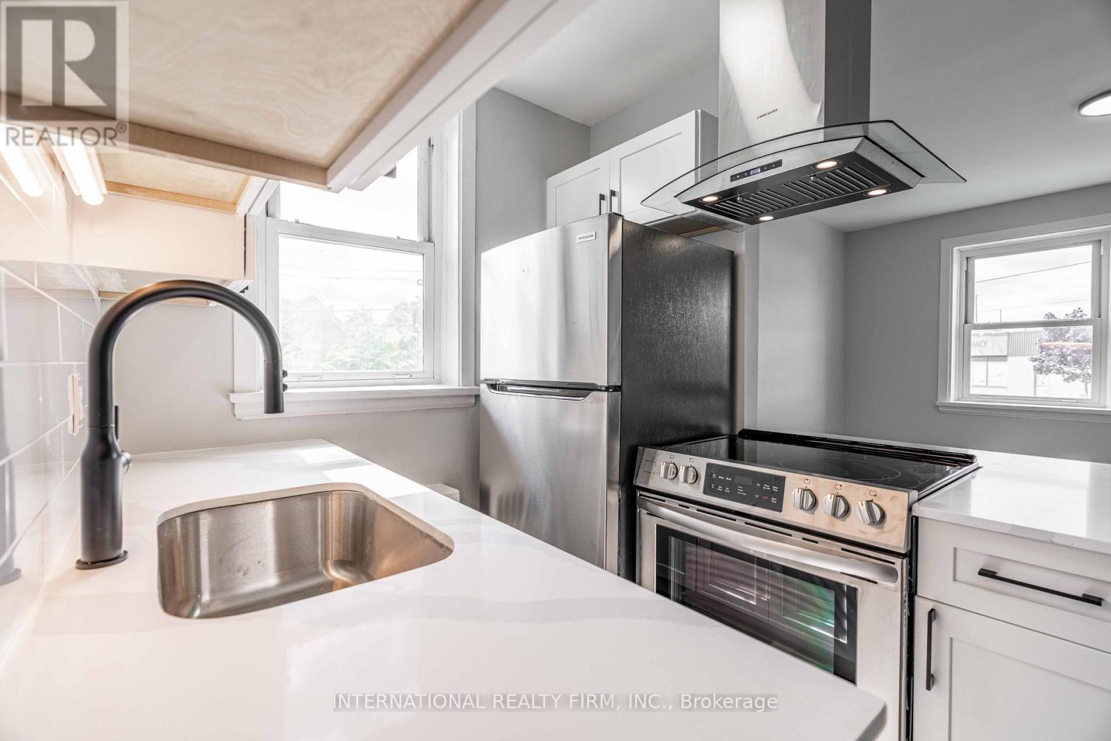 1 - 215 Hamilton Road, London East (East A), Ontario  N5Z 1P9 - Photo 9 - X12870304