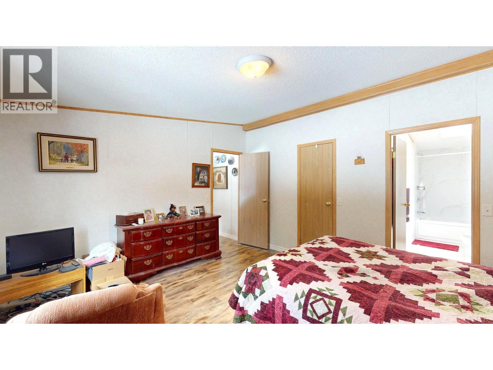 17 Deerborne Drive, Elkford, British Columbia  V0B 1H0 - Photo 13 - 10378881