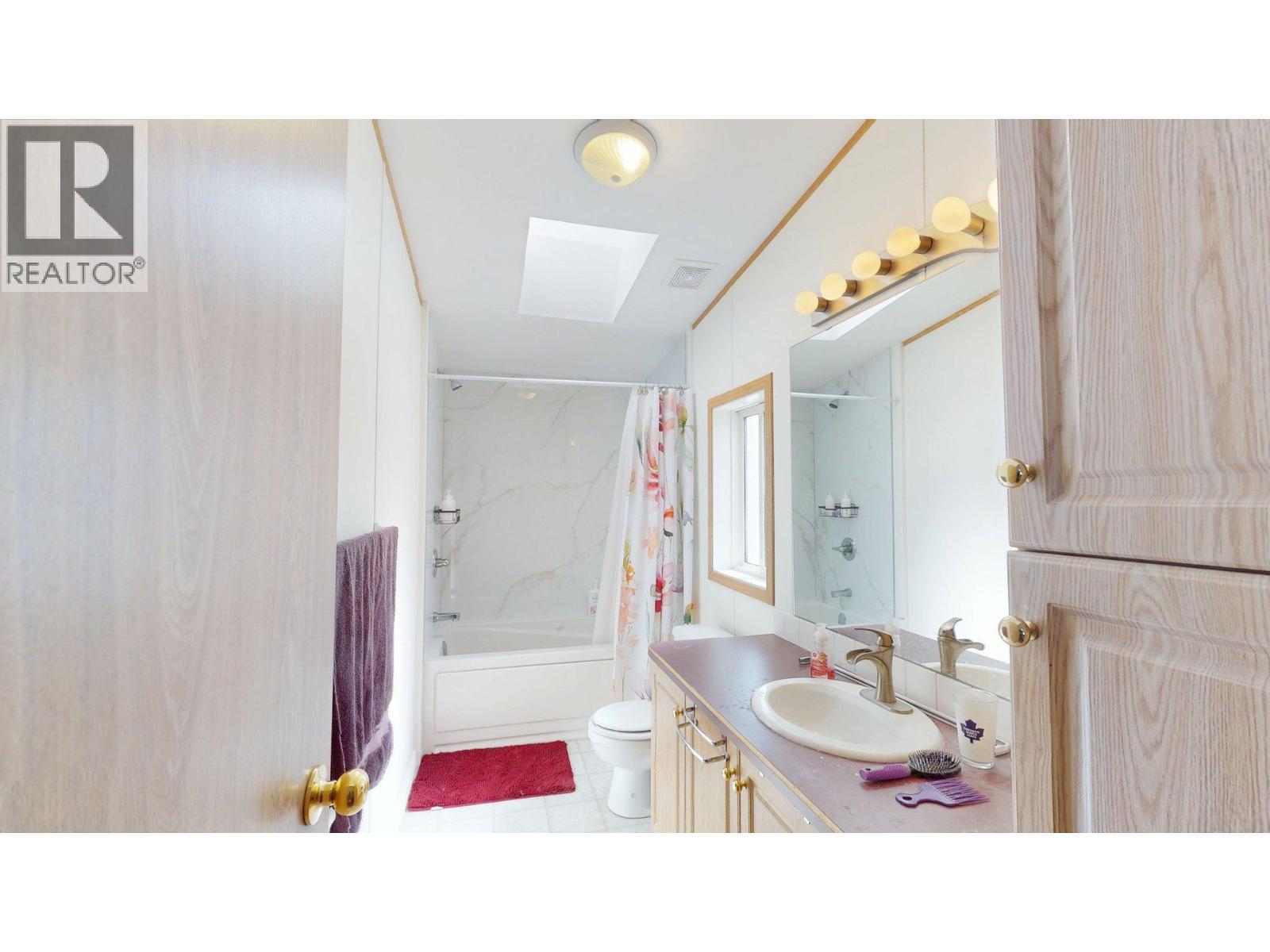 17 Deerborne Drive, Elkford, British Columbia  V0B 1H0 - Photo 14 - 10378881