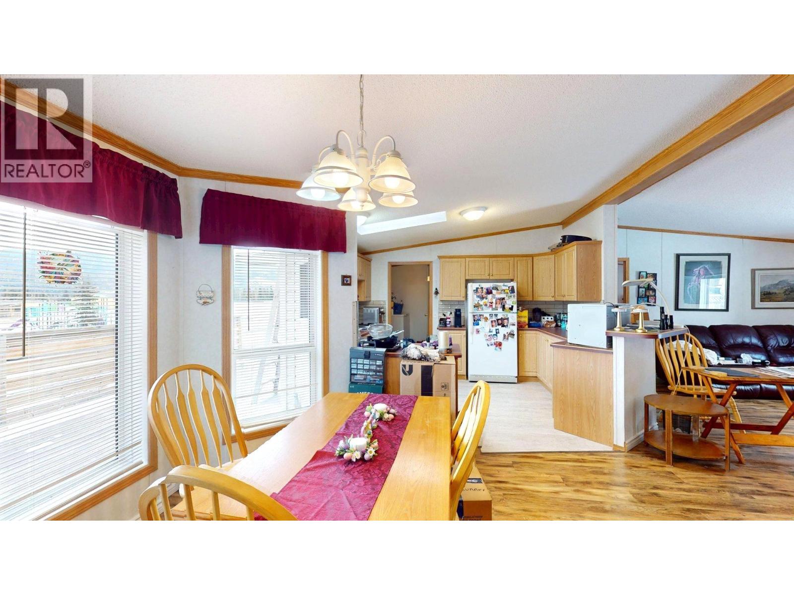 17 Deerborne Drive, Elkford, British Columbia  V0B 1H0 - Photo 2 - 10378881