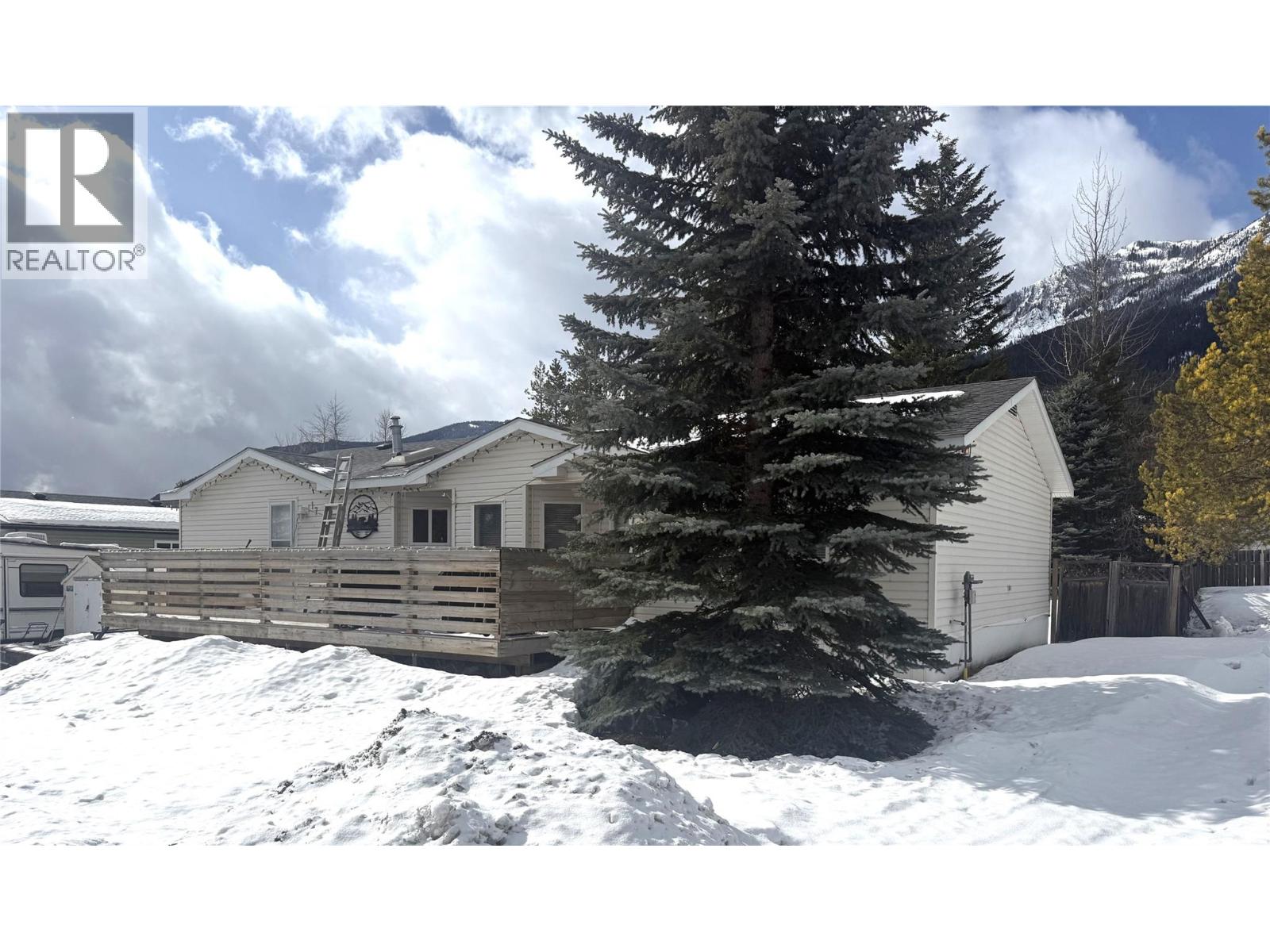 17 Deerborne Drive, Elkford, British Columbia  V0B 1H0 - Photo 21 - 10378881