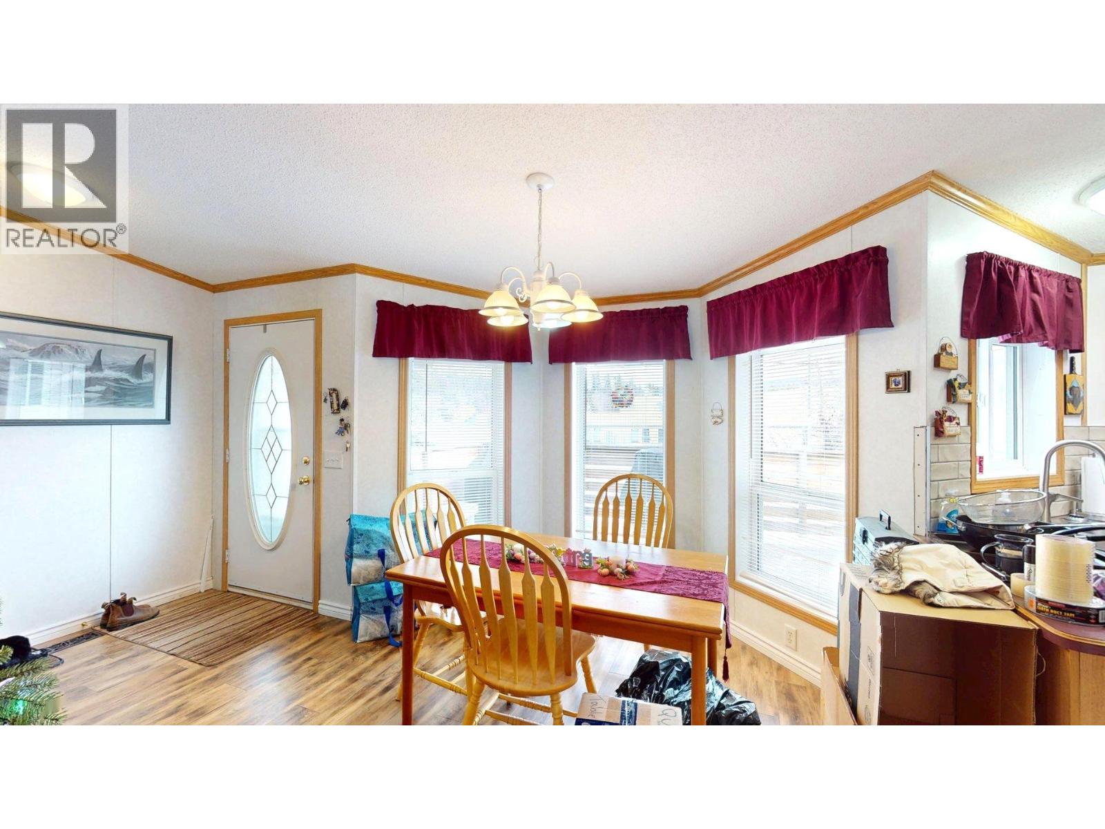 17 Deerborne Drive, Elkford, British Columbia  V0B 1H0 - Photo 3 - 10378881