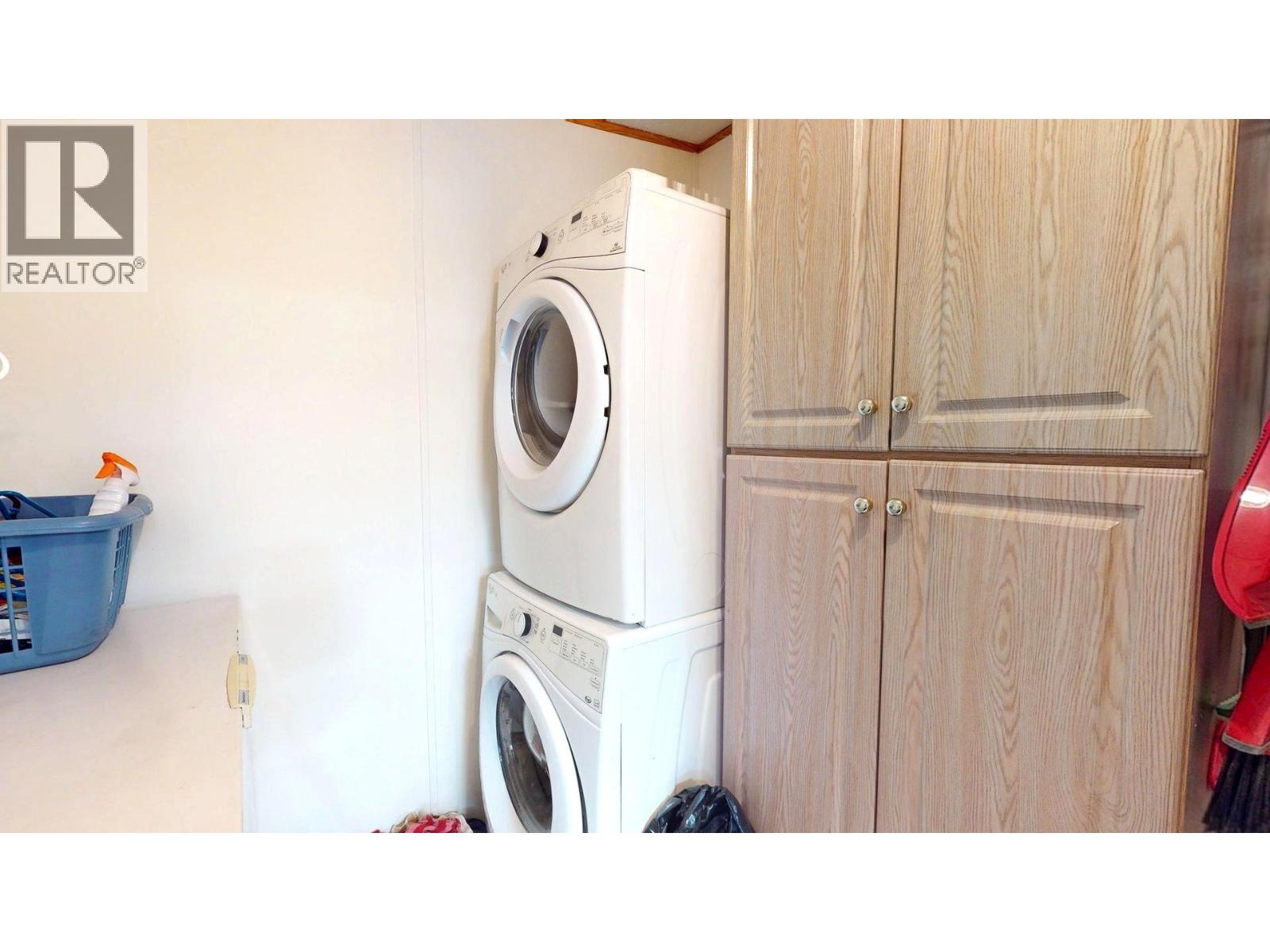 17 Deerborne Drive, Elkford, British Columbia  V0B 1H0 - Photo 7 - 10378881