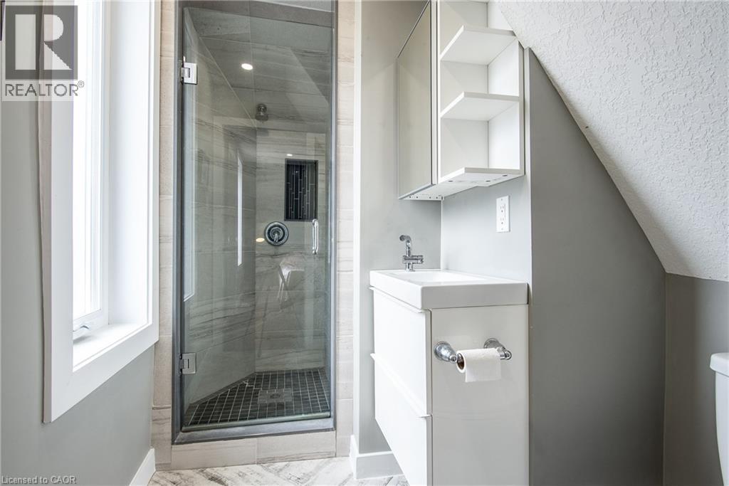 15 Herlan Avenue, Kitchener, Ontario  N2G 2C4 - Photo 26 - 40811281