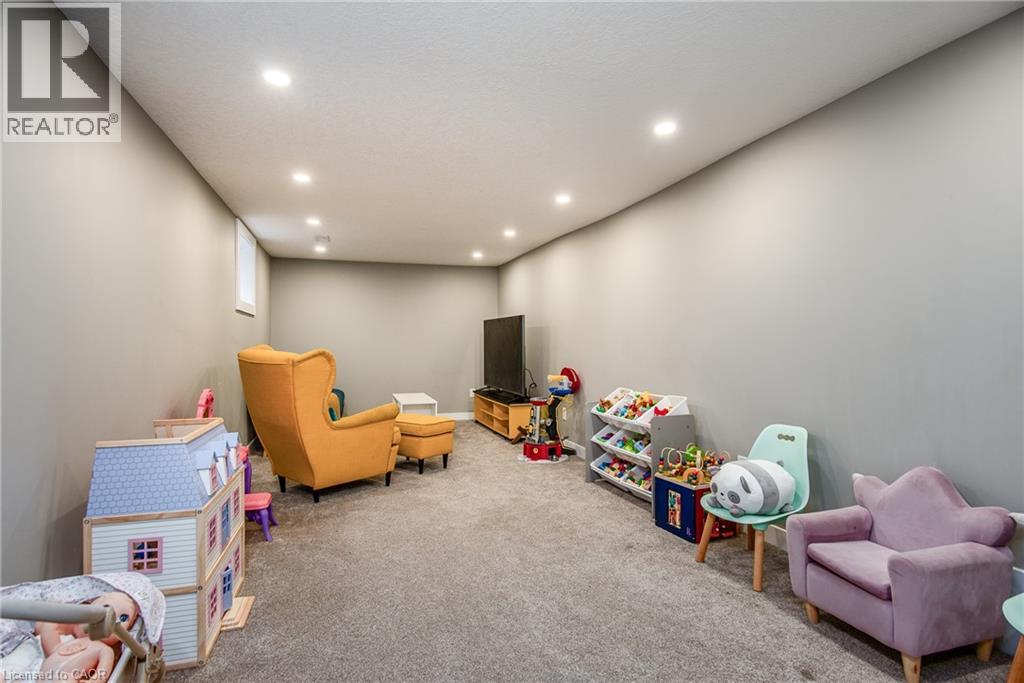 15 Herlan Avenue, Kitchener, Ontario  N2G 2C4 - Photo 36 - 40811281