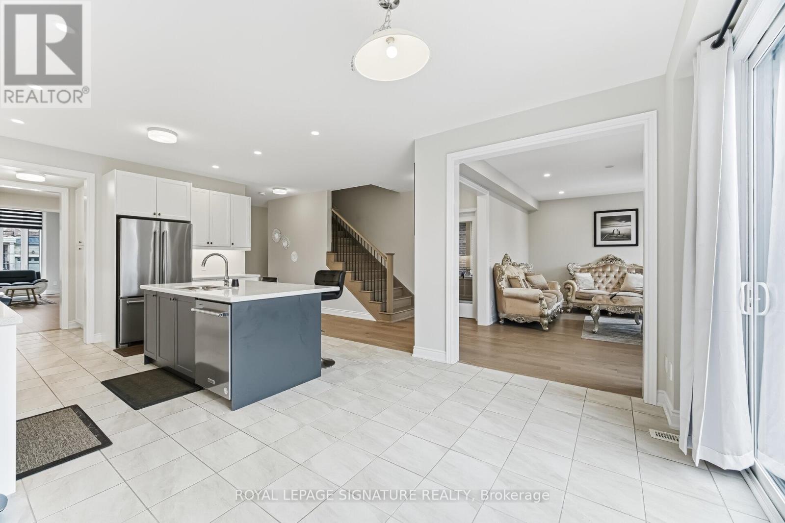 78 Bearberry Road, Springwater (Midhurst), Ontario  L9X 2C9 - Photo 13 - S12837212