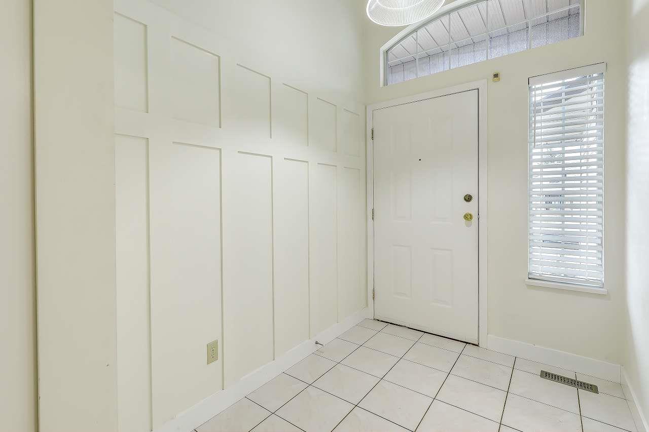 18589 62 Avenue, Surrey, British Columbia  V3S 9B5 - Photo 4 - R3096600