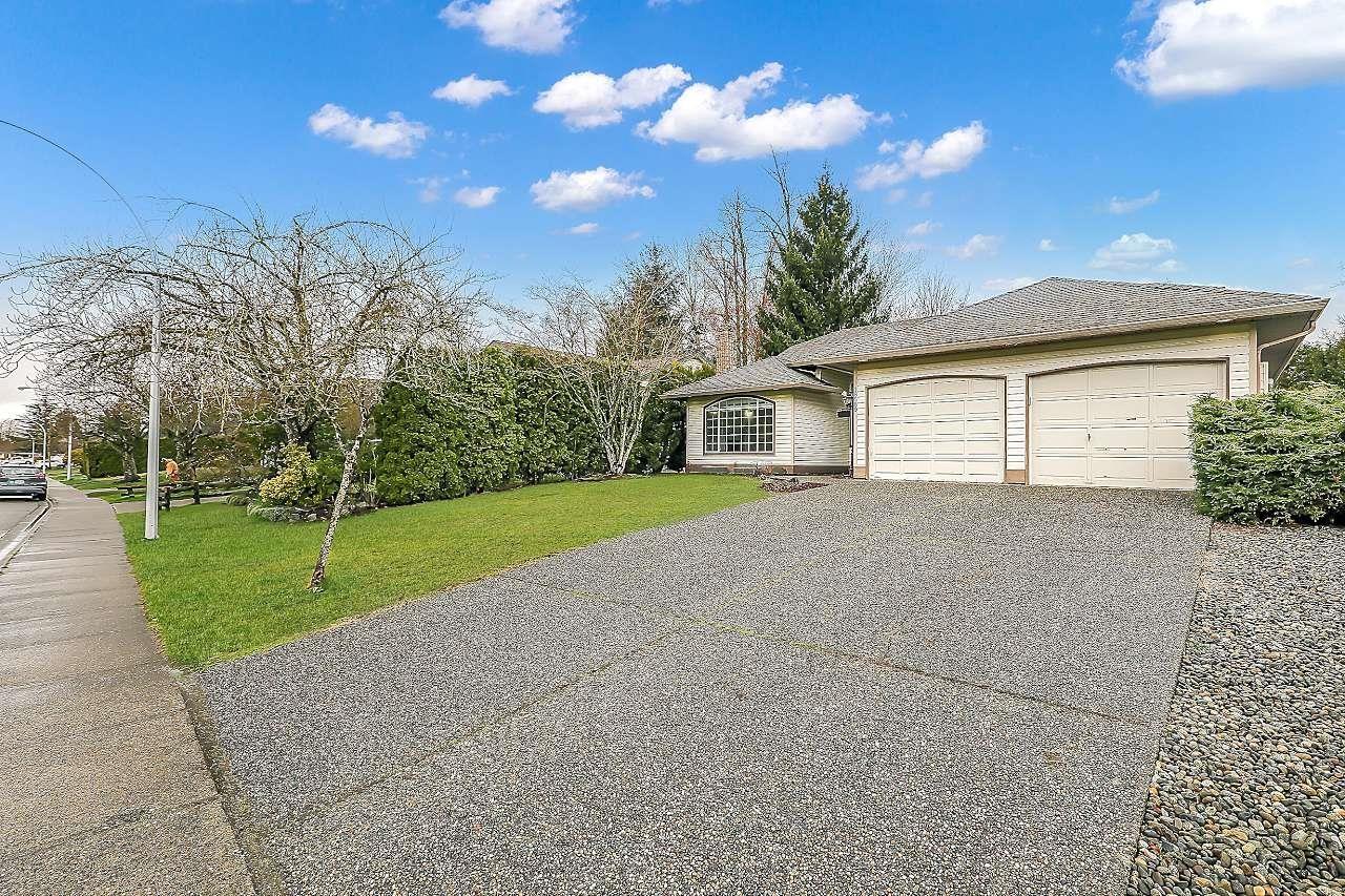 18589 62 Avenue, Surrey, British Columbia  V3S 9B5 - Photo 3 - R3096600