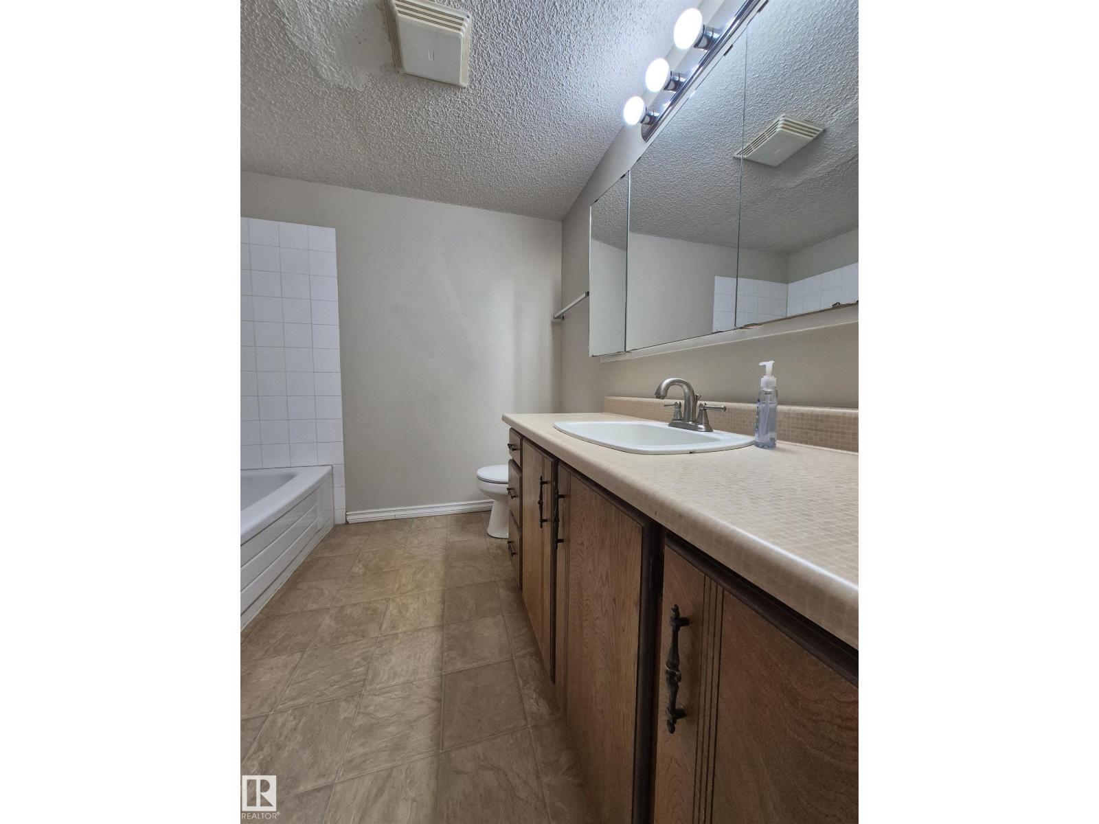#4 9140 149 St Nw, Edmonton, Alberta  T5R 1C2 - Photo 11 - E4476531