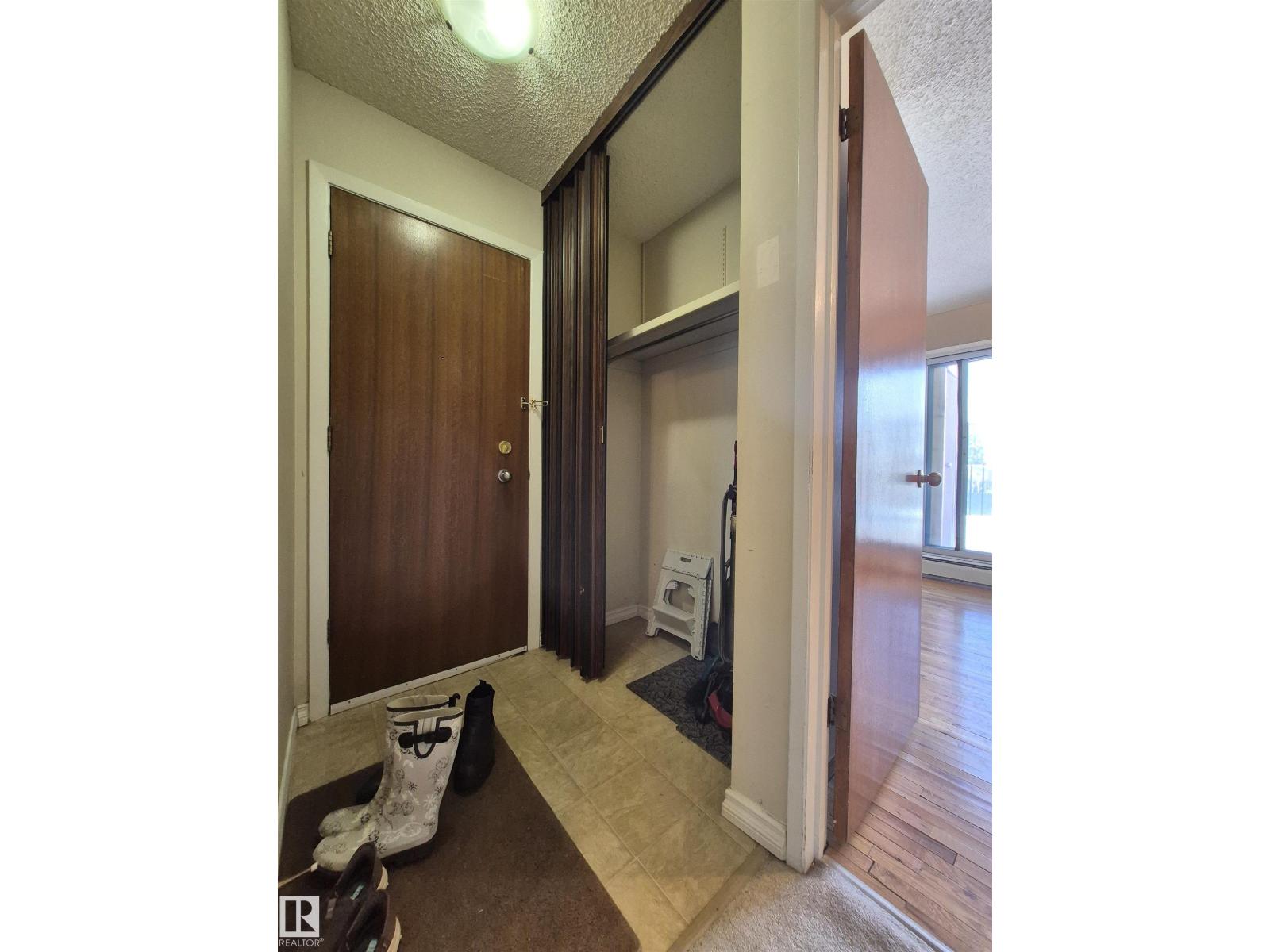 #4 9140 149 St Nw, Edmonton, Alberta  T5R 1C2 - Photo 2 - E4476531