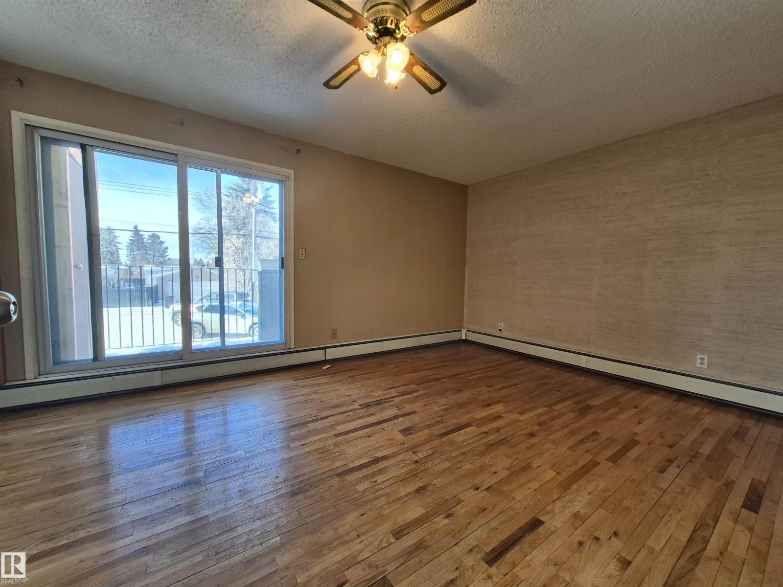 #4 9140 149 St Nw, Edmonton, Alberta  T5R 1C2 - Photo 3 - E4476531