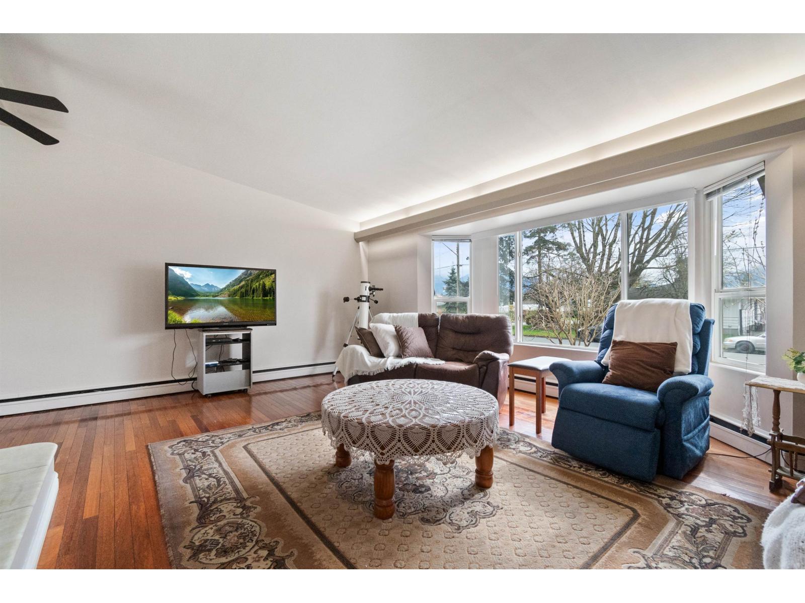 45715 Berkeley Avenue, Chilliwack Proper West, Chilliwack, British Columbia  V2P 3N1 - Photo 4 - R3098021