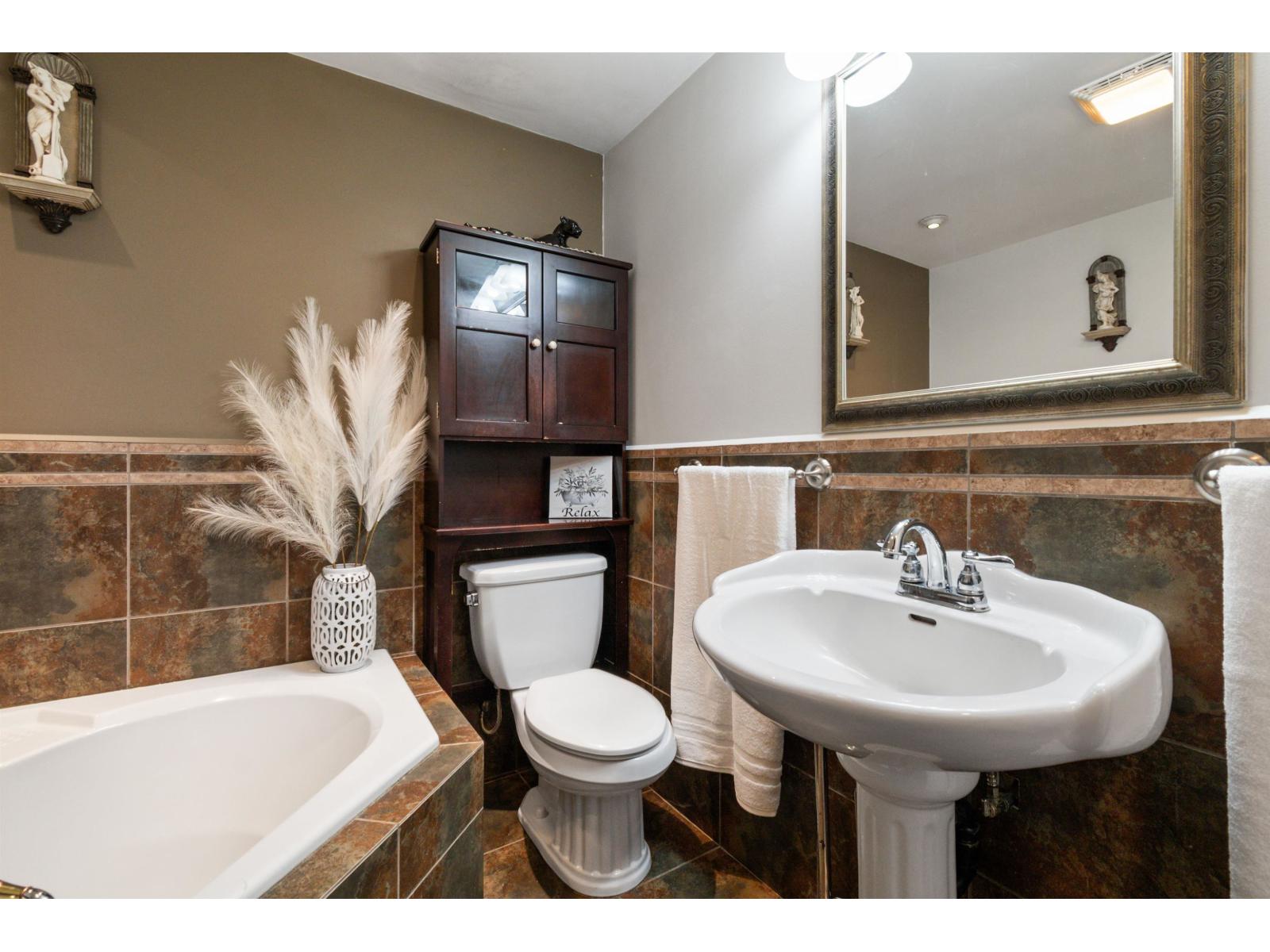 45715 Berkeley Avenue, Chilliwack Proper West, Chilliwack, British Columbia  V2P 3N1 - Photo 17 - R3098021