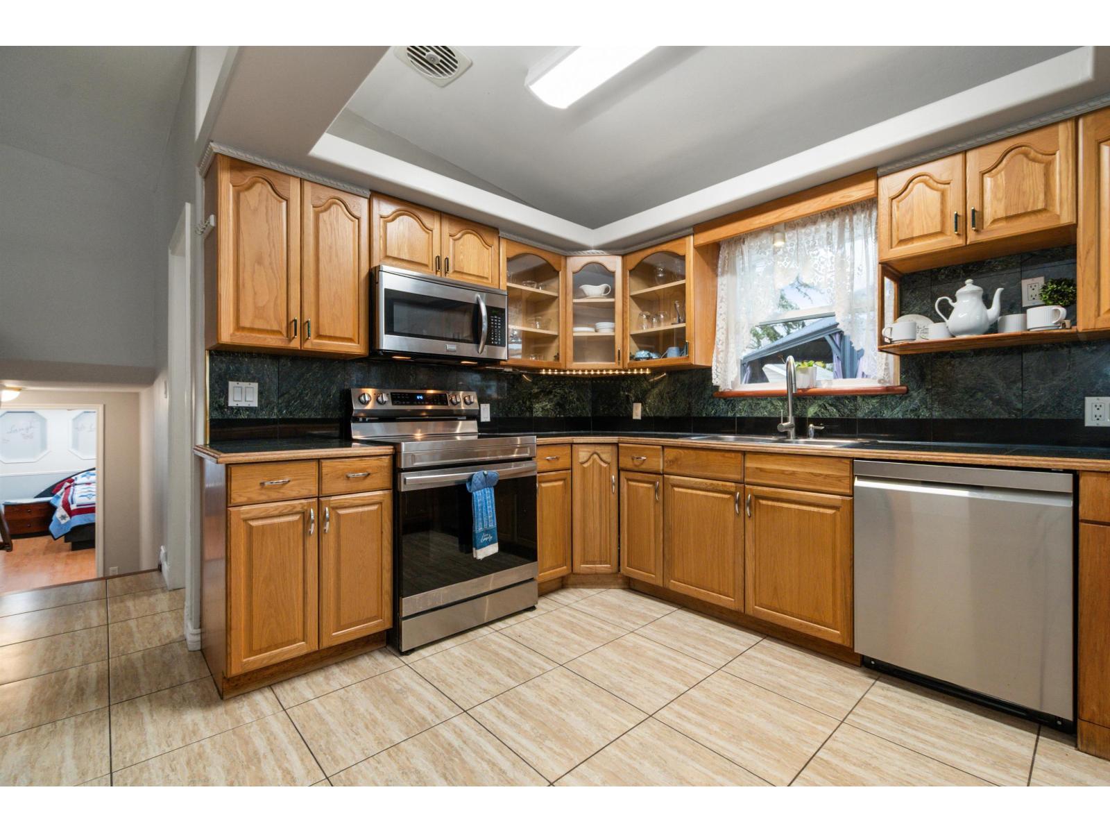 45715 Berkeley Avenue, Chilliwack Proper West, Chilliwack, British Columbia  V2P 3N1 - Photo 12 - R3098021