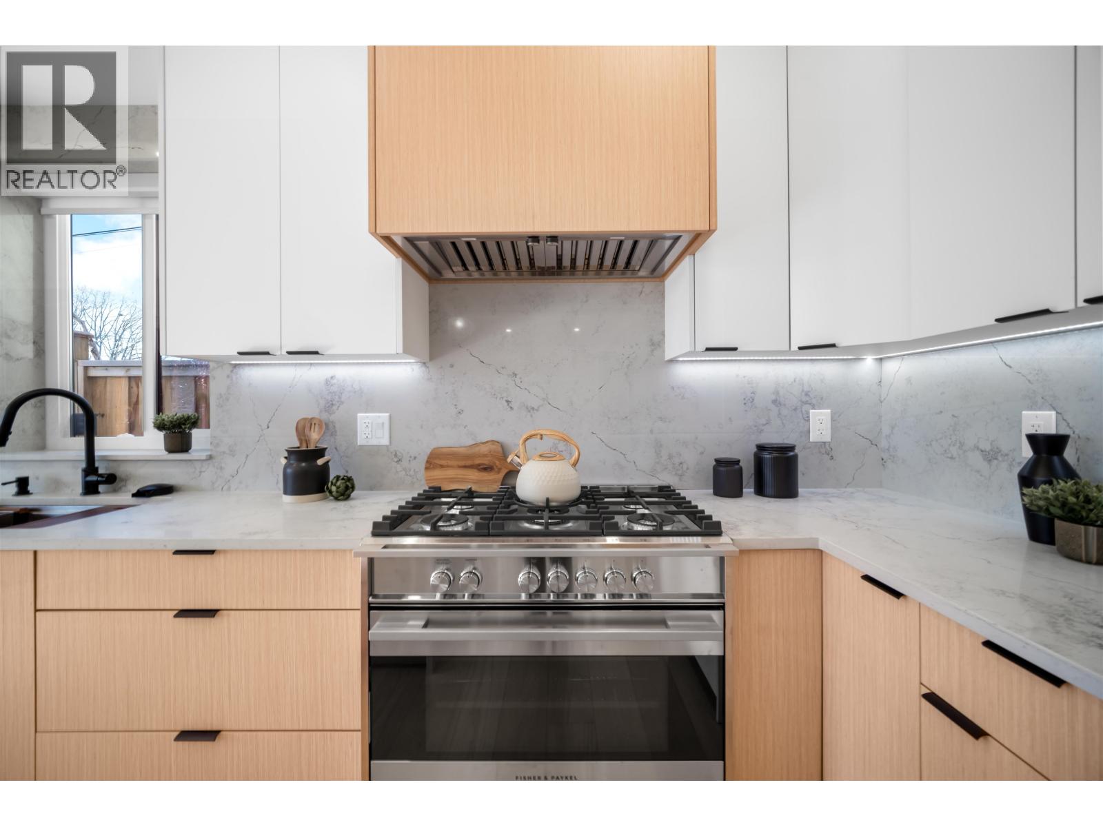 2 3576 E Pender Street, Vancouver, British Columbia  V5K 2E3 - Photo 9 - R3098488