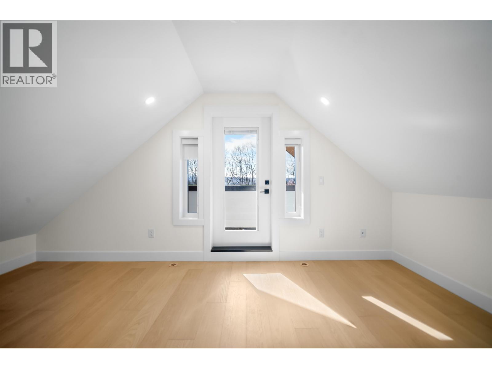 2 3576 E Pender Street, Vancouver, British Columbia  V5K 2E3 - Photo 14 - R3098488