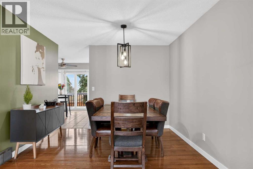 1480 Berkley Drive Nw, Calgary, Alberta  T3k 1T8 - Photo 4 - A2283274