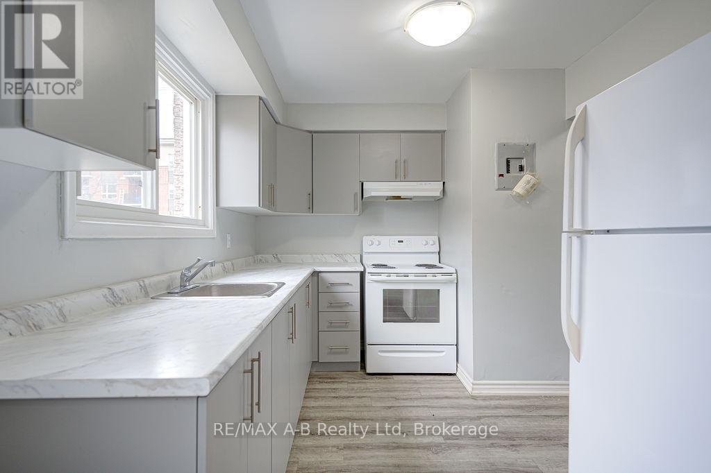 32 Oxford Street, Stratford, Ontario  N5A 3P5 - Photo 23 - X12730454