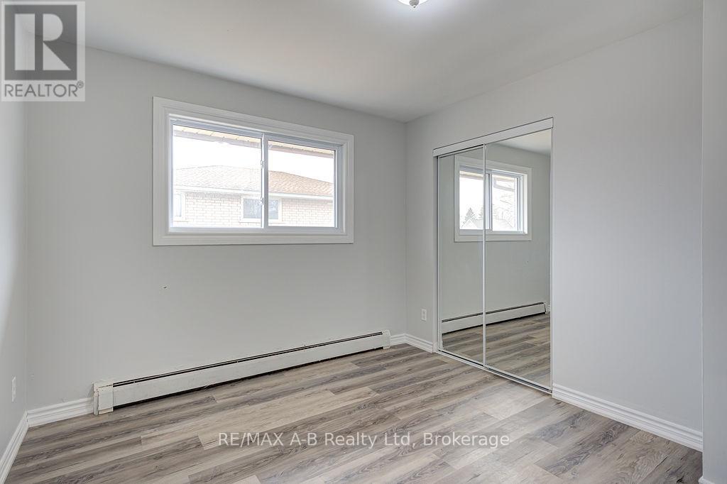 32 Oxford Street, Stratford, Ontario  N5A 3P5 - Photo 10 - X12730454