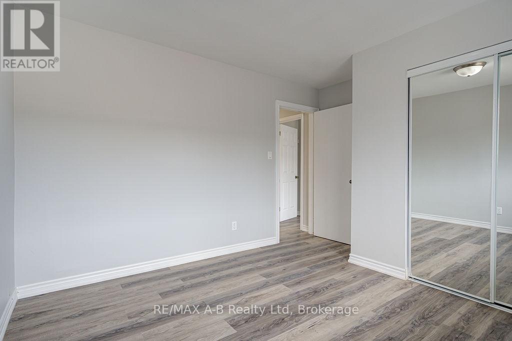 32 Oxford Street, Stratford, Ontario  N5A 3P5 - Photo 14 - X12730454