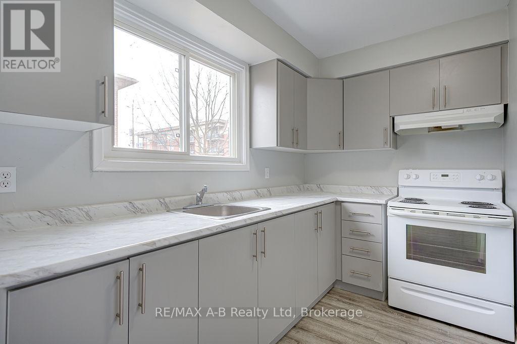 32 Oxford Street, Stratford, Ontario  N5A 3P5 - Photo 24 - X12730454