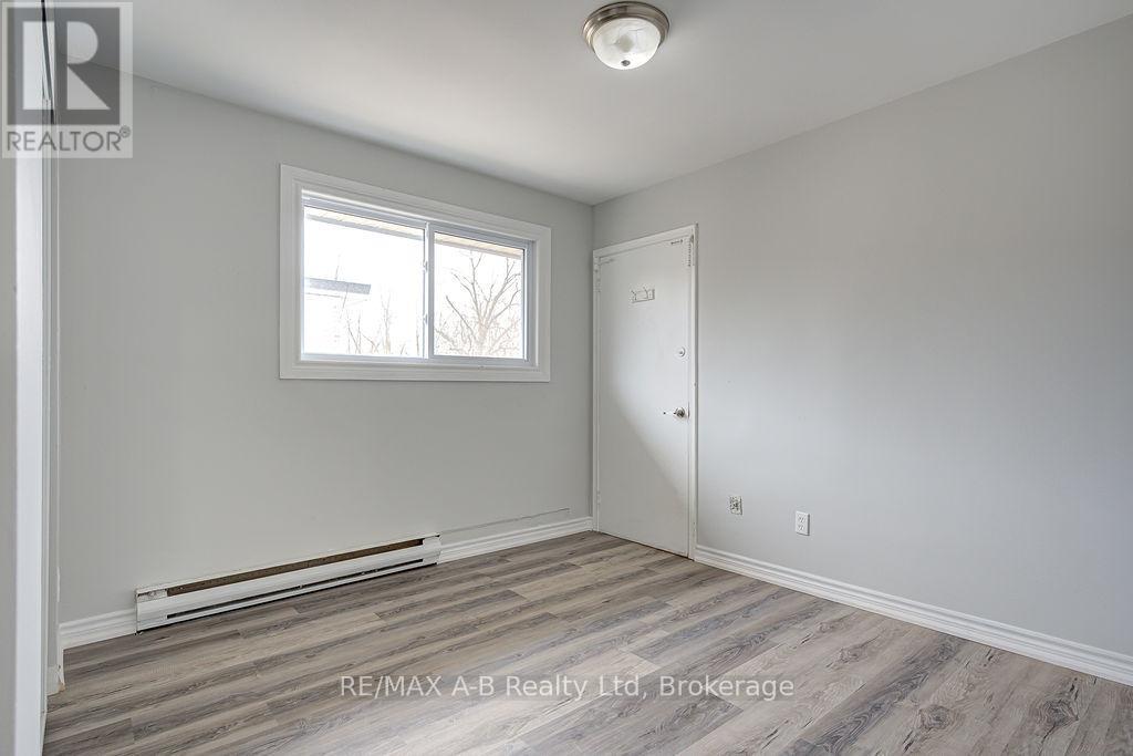 32 Oxford Street, Stratford, Ontario  N5A 3P5 - Photo 12 - X12730454