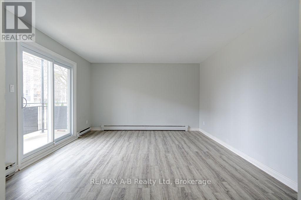 32 Oxford Street, Stratford, Ontario  N5A 3P5 - Photo 18 - X12730454