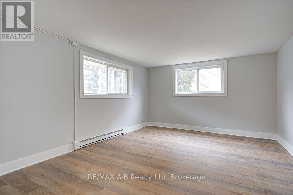 32 Oxford Street, Stratford, Ontario  N5A 3P5 - Photo 36 - X12730454