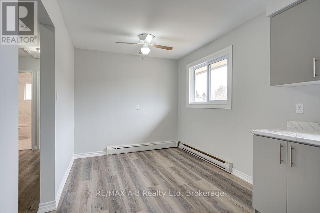 32 Oxford Street, Stratford, Ontario  N5A 3P5 - Photo 8 - X12730454