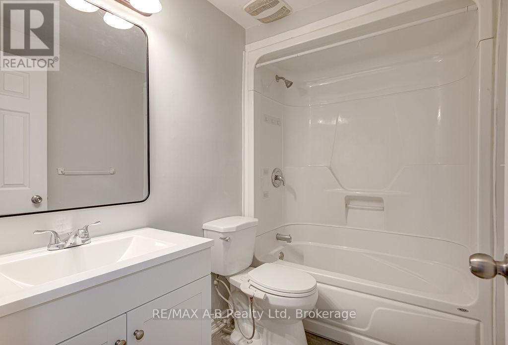 32 Oxford Street, Stratford, Ontario  N5A 3P5 - Photo 43 - X12730454