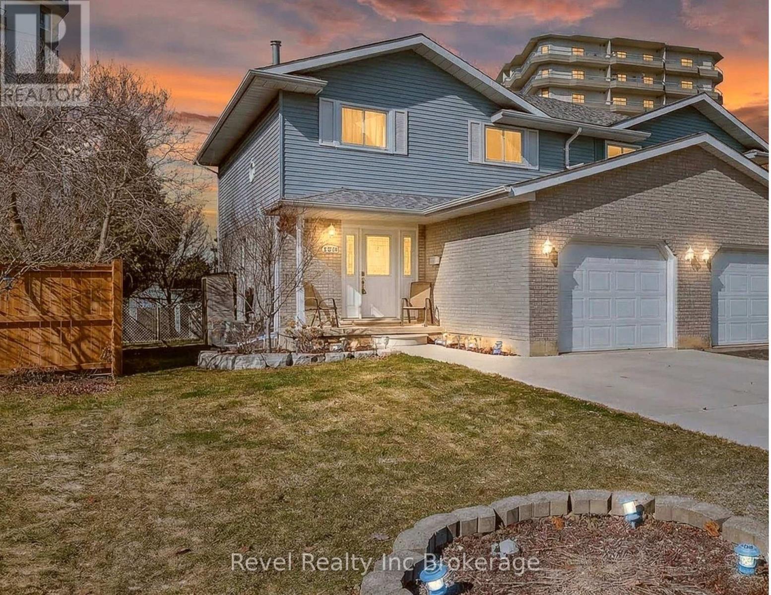 569 Springbank Avenue N, Woodstock, Ontario  N4T 1H5 - Photo 1 - X12870466