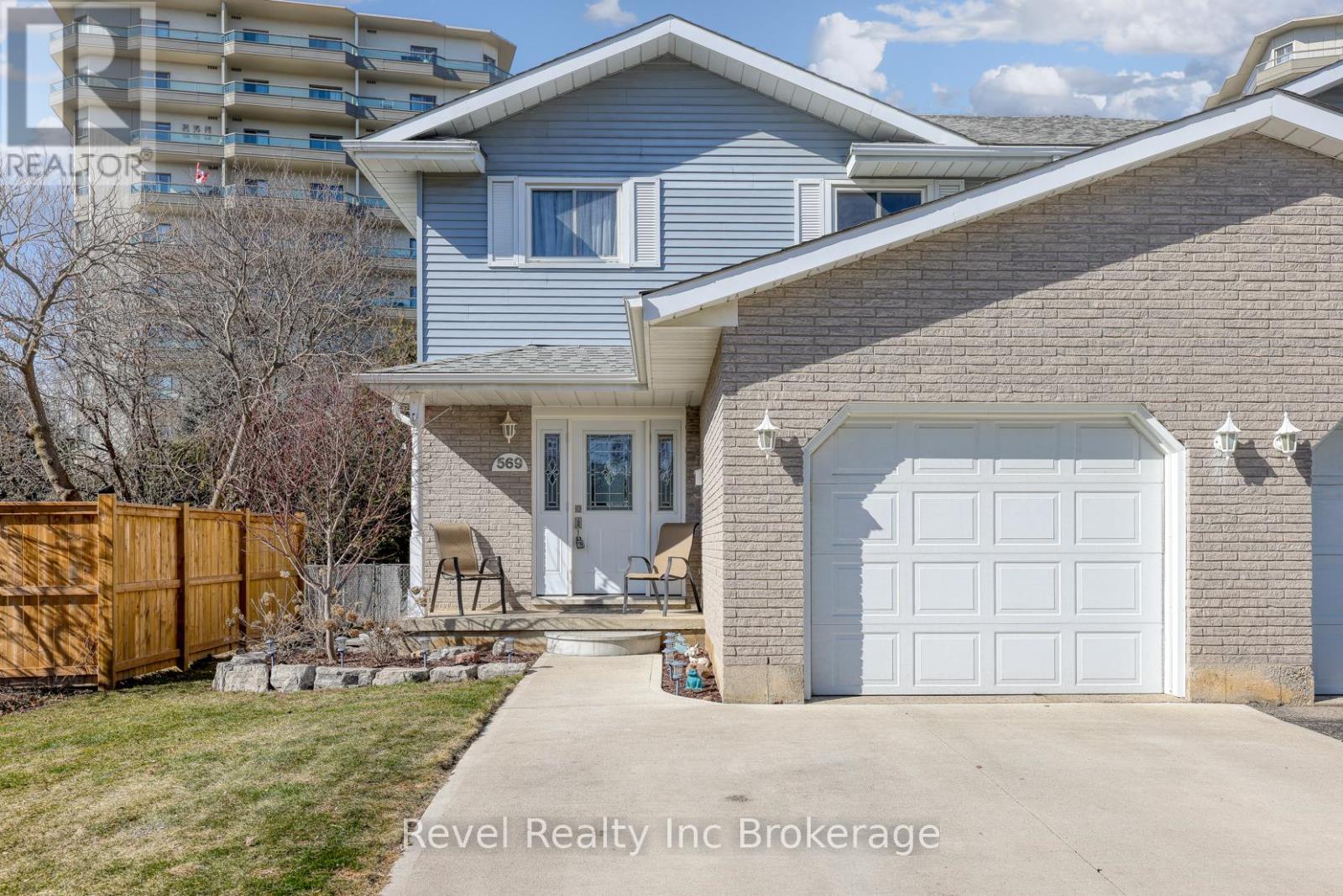 569 Springbank Avenue N, Woodstock, Ontario  N4T 1H5 - Photo 3 - X12870466