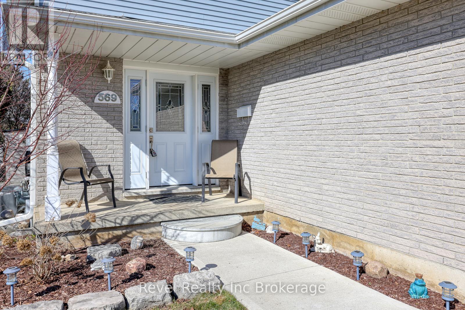 569 Springbank Avenue N, Woodstock, Ontario  N4T 1H5 - Photo 4 - X12870466