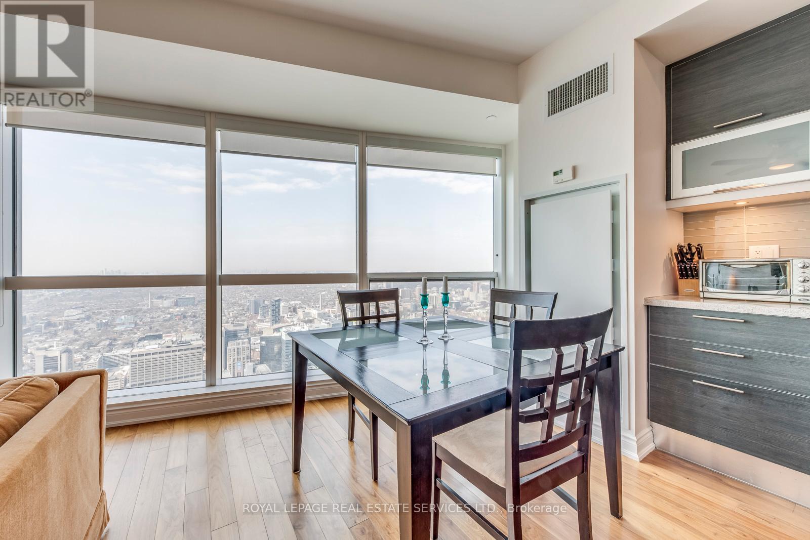 6514 - 388 Yonge Street, Toronto, Ontario  M5B 0A4 - Photo 17 - C12580946