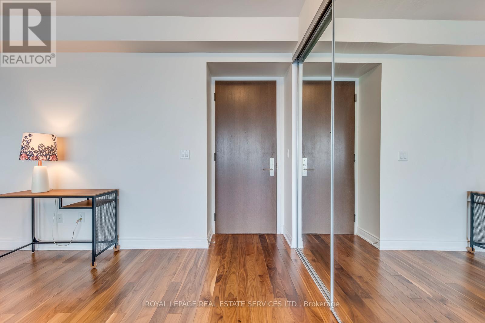 6514 - 388 Yonge Street, Toronto, Ontario  M5B 0A4 - Photo 5 - C12580946