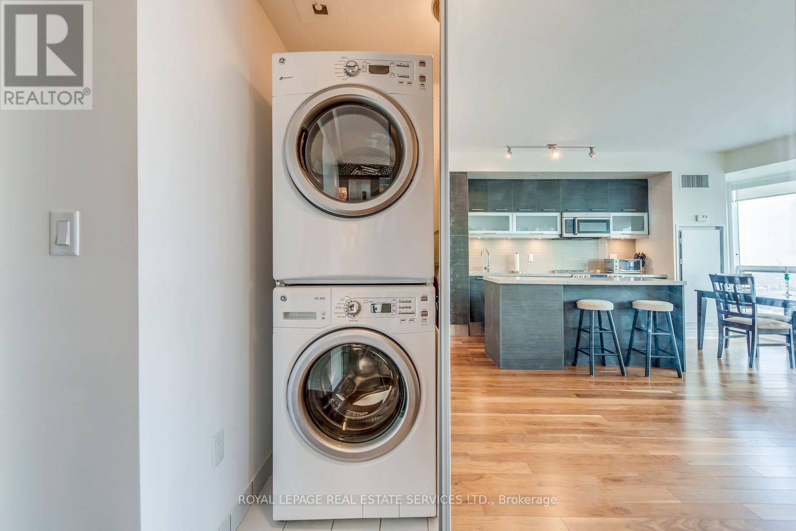 6514 - 388 Yonge Street, Toronto, Ontario  M5B 0A4 - Photo 30 - C12580946