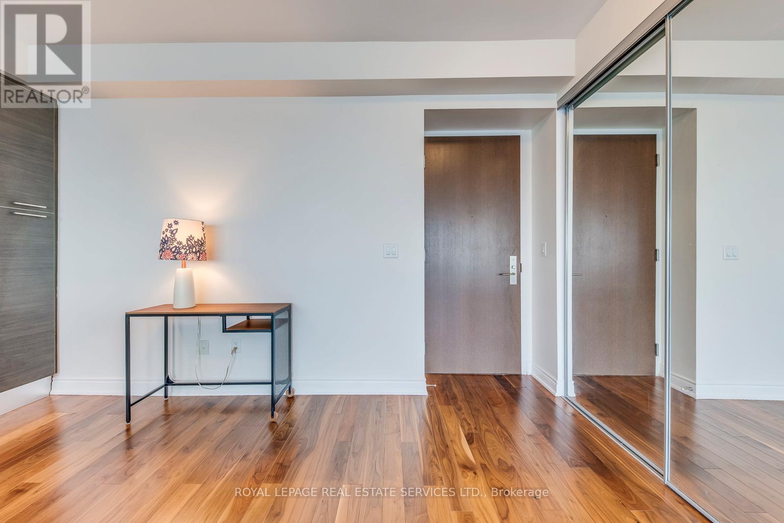 6514 - 388 Yonge Street, Toronto, Ontario  M5B 0A4 - Photo 6 - C12580946