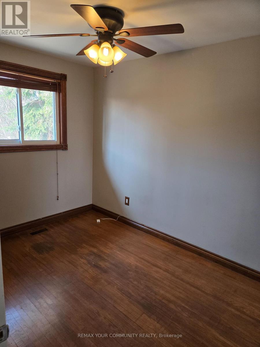 Main Floor - 18 Collins Crescent, Aurora, Ontario  L4G 2W2 - Photo 10 - N12752306