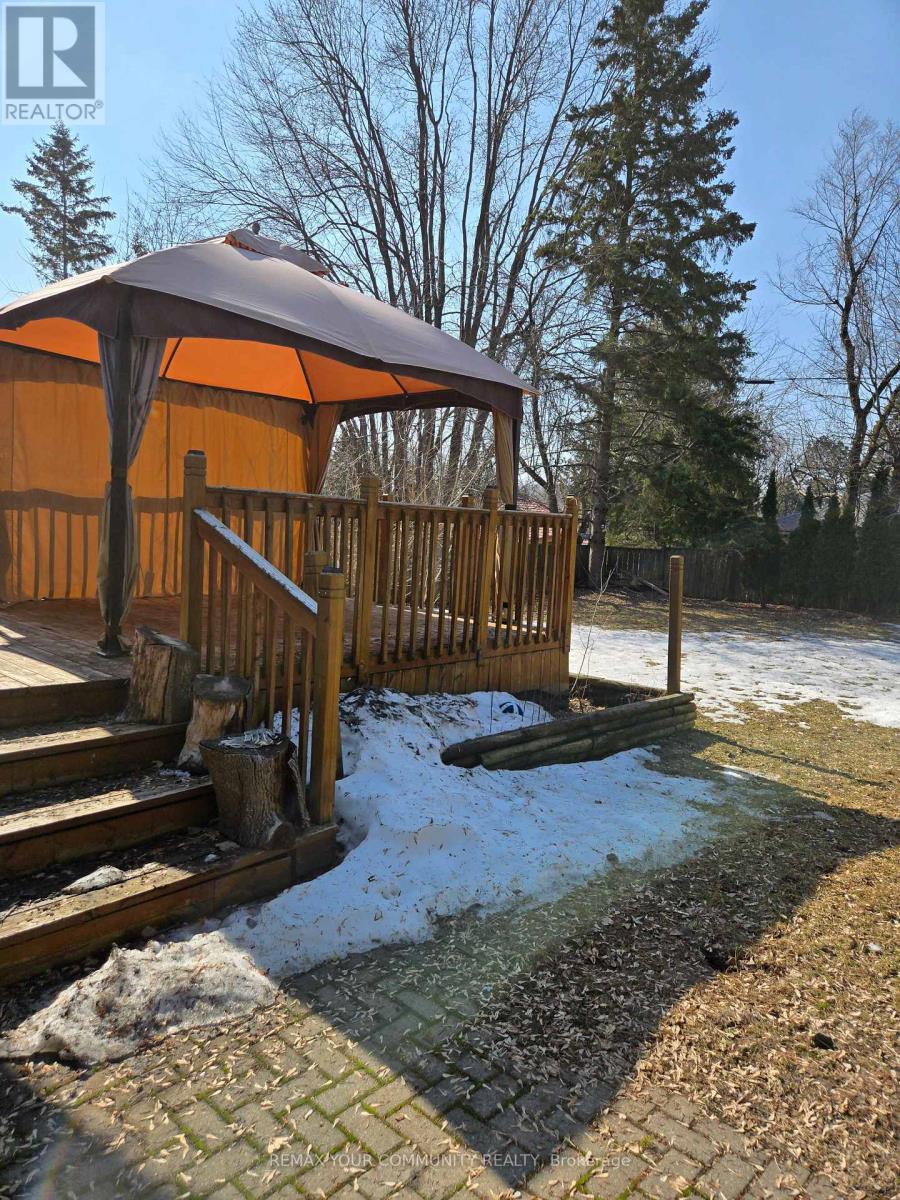 Main Floor - 18 Collins Crescent, Aurora, Ontario  L4G 2W2 - Photo 19 - N12752306